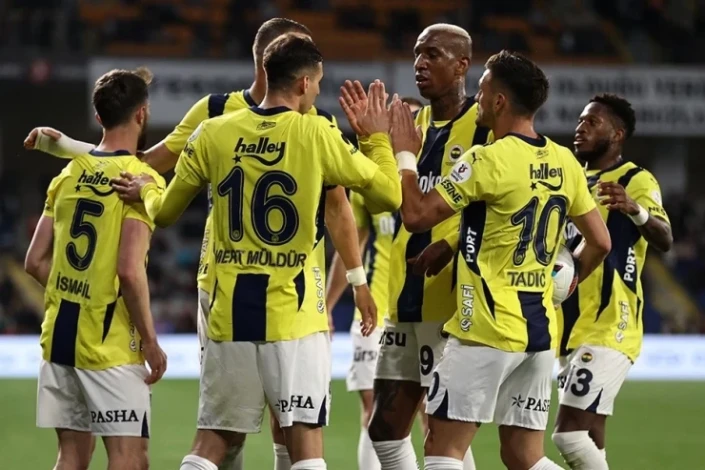 Super Liqa: "Fənər" darmadağını etdi