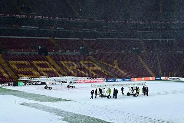 "Qalatasaray" - "AZ Alkmaar" oyunu təxirə salına bilər