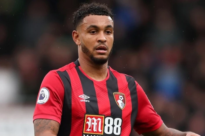 Зара трусисыз жалаңаш