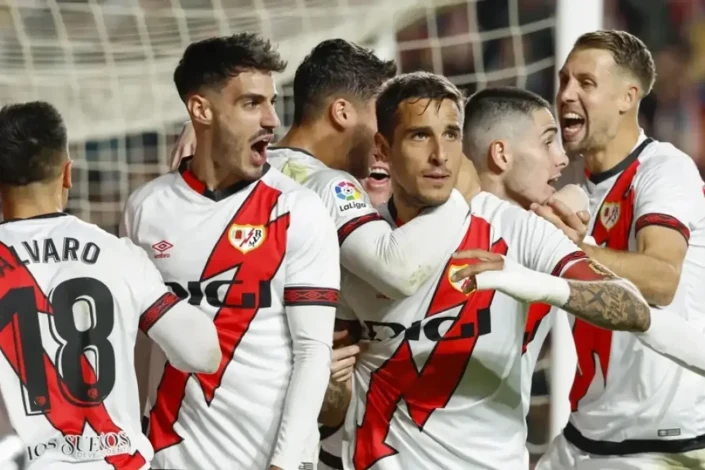 "Rayo Valyekano" oyunçularından klubun infrastrukturunun pis vəziyyətinə şikayət