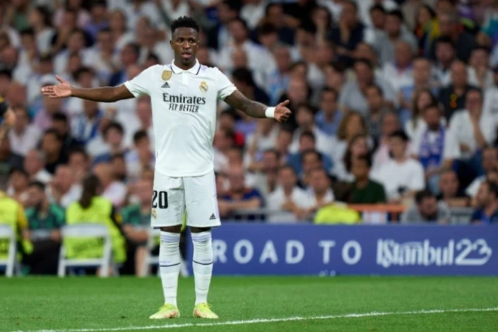 "Real Madrid" Vinicius'u Satma Seçeneğini Değerlendiriyor: Sebep Sözleşme