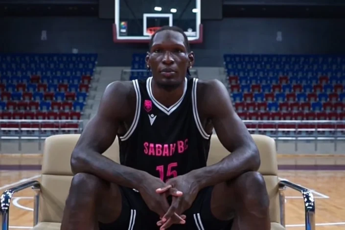 Sabah" ABŞ-li basketbolçu Kuinsi Ballardla müqavilə imzalayıb