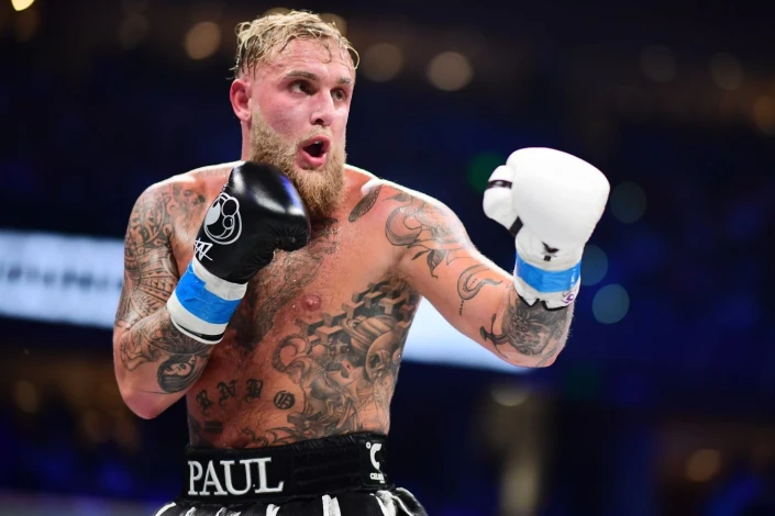 Jake Paul, Anthony Joshua ile dövüş için timsah derisinden kostüm yaptırdı