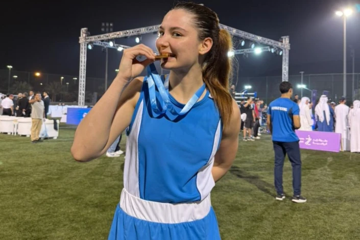 "Neftchi" boxer Emili Rzayeva won a gold medal in Abu Dhabi