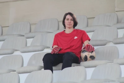 Kişi futbolçulara rəhbərlik edəcək ilk qadın məşqçimiz: “Bizim ailədə qız uşaqlarına qarşı heç bir ayrı-seçkilik olmayıb” - MÜSAHİBƏ