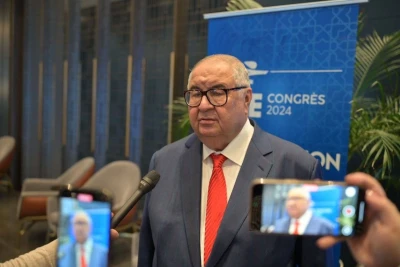 Fəaliyyətini dayandıran prezident