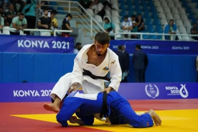 "Böyük Dəbilqə"də Azərbaycan cüdoçusu finala adlayıb, daha bir cüdoçu isə bürünc medal üçün mübarizə aparacaq