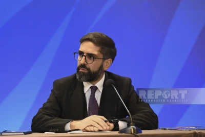 Rövşən Nəcəf "Neftçi"nin qadın komandasını çempionluq münasibətilə təbrik edib