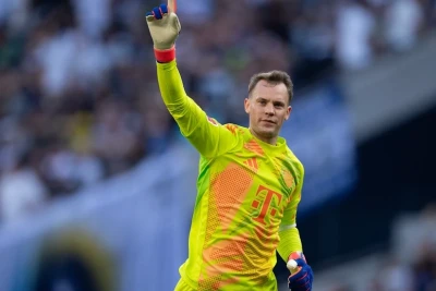 Manuel Noyer Bundesliqada ən çox qələbə qazanan futbolçu oldu