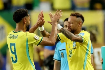 Neymar 980 günlük fasilədən sonra Braziliya millisinə qayıdib
