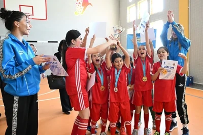 "Məktəbli Qızlar" Turnirinin Qalibi 220 Saylı Məktəb Oldu - FOTO