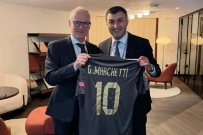 UEFA Baş Katibinin Müavininə "Qarabağ" Forması Hədiyyə Edildi