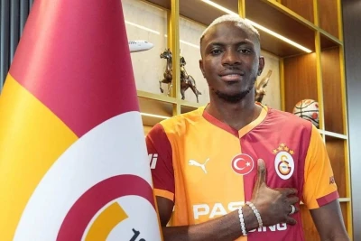"Qalatasaray" Osimhenlə rekord məbləğdə müqavilə imzalayıb