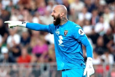 "Napoli" qapıçı və yarımmüdafiəçi mövqeləri üçün transferlərə hazırlaşır