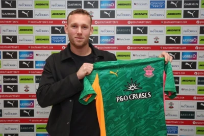 "Bavariya" qapıçısı Daniel Peretsi "Sauthempton"a icarəyə verdi