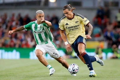 Betis Arsenalı 3:1 hesabı ilə məğlub edib