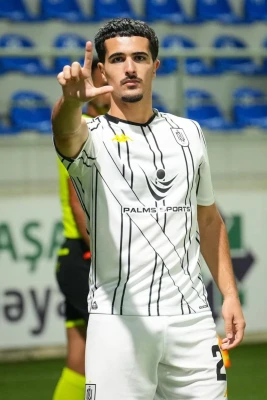 "Neftçi"nin futbolçusu Kurçi: "Abasov məndən sürət və qol tələb edir"