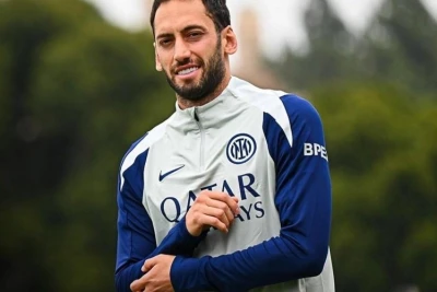"Qalatasaray" Hakan &Ccedil;alhanoğlu transferi &uuml;&ccedil;&uuml;n "İnter"lə danışıqlara başladı