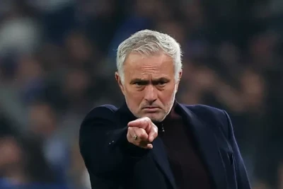 Mourinyo "Real"a qayıtmaq şayiələrinə seriallarla cavab verdi