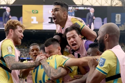 Braziliya millisinin təyyarəsi yalnız bir oyunçu ilə vətənə qayıdıb
