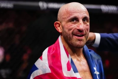 Volkanovski evlilik ildönümünü hədiyyə ilə qeyd edərək UFC 333‑də qalib gəldi
