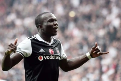 Vensan Abubakar "Neftçi" ilə müqavilə imzalamaq üçün Bakıda