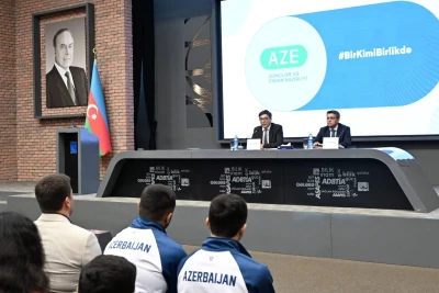 Ferid Qayıbov, uluslararası yarışmalarda başarı elde eden sporcularla bir araya geldi - FOTO