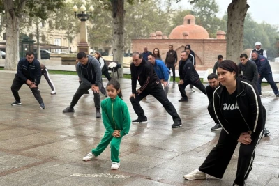 Gəncədə "Səhər gimnastikası" layihəsinə start verildi: Sakinlər və ictimaiyyət nümayəndələri qoşuldu - FOTO