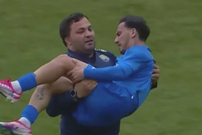 "Kəpəz" - "Qəbələ" oyununda həkimin qeyri-adi hərəkəti - VİDEO