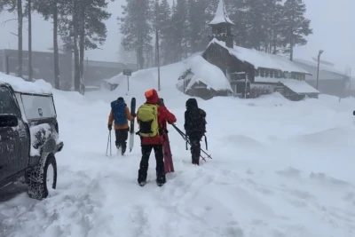 "iPhone"un peyk rabitəsi xizəkçiləri ölümdən xilas etdi