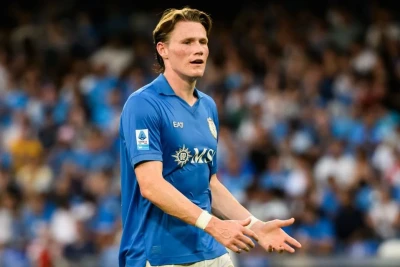 Napoli Skott Maktominey yeni müqavilə üçün 7 milyon avroya maaş istəyi