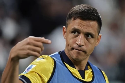 "Arsenal" və "Barselona" klublarında oynamış keçmiş futbolçu komandasız qalacaq