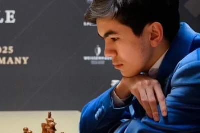 19 yaşlı Cavohir Sindarov Şahmat üzrə Dünya Kubokunun ən gənc qalibi oldu