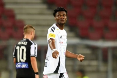 "Trabzonspor" nigeriyalı müdafiəçi Çibuike Nvaivunun transferi ilə maraqlanır