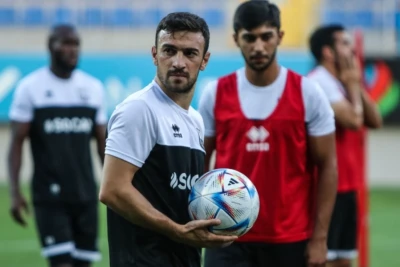 Qara Qarayev həm oynayacaq, həm də məşqçi olacaq