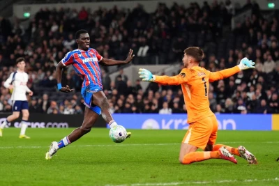 İsmayıl Sarrın burnu ucbatından ofsayta düşməsi "Tottenhem" - "Kristal Palas" matçında mübahisələrə səbəb olub