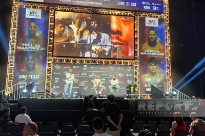 UFC ulduzları Merab Dvalişvili və Belal Məhəmməd Bakıda azarkeşlərlə görüşdü