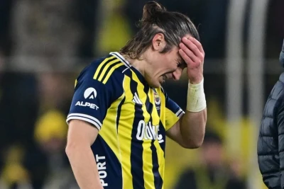 Fənərbaxça üç futbolçu ilə yollarını ayırır