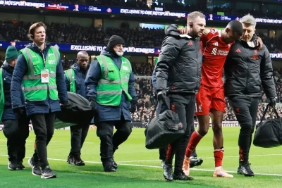 Arne Slot Aleksandr İsakın zədəsi barədə məlumat verdi