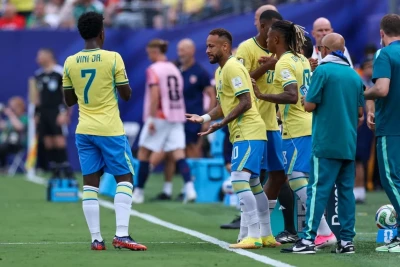 Neymar dünya çempionatlarında Peleni geridə qoydu