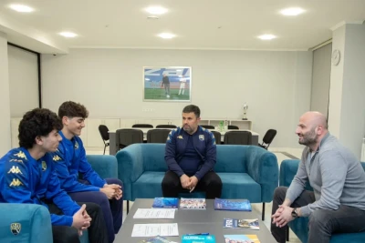 "Kəpəz" akademiyasının iki futbolçusu ilə peşəkar müqavilə imzalandı