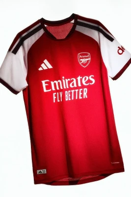 "Arsenal" yeni mövsüm üçün ev formasını təqdim edib