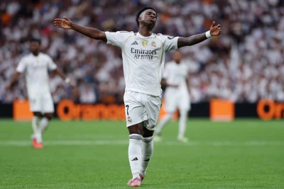 Vinisius və Xabi Alonso arasındakı münasibətlərdə soyuqluq davam edir