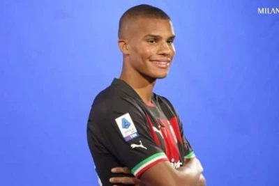 Malik Tşau "Milan"dan "Nyukasl"a transfer olunur