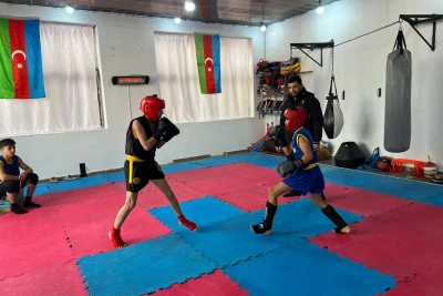 Bərdədə uşu-sanda üzrə rayon birinciliyi keçirilib: 30 idmançı mübarizə aparıb