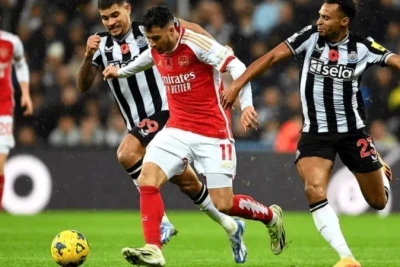 "Arsenal" və "Nyukasl" arasında gərgin mübarizə baş verdi, "Everton" isə qələbə qazandı