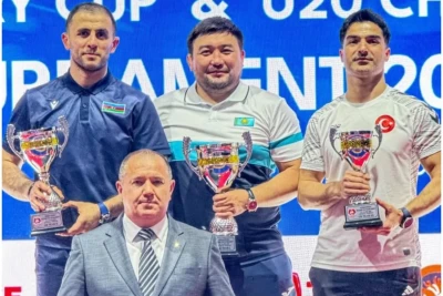 Azərbaycan yeniyetmə güləşçiləri "Zəfər Kuboku"nda ikinci olub