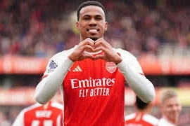 Arsenal müdafiəçisi Qabriel bahalı saat hədiyyəsindən imtina etdi