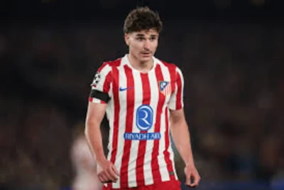 "Barselona" Julian Alvarez üçün "Atletiko"ya 100 milyon avro təklif edib
