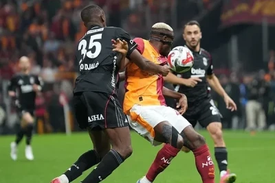 «Галатасарай» вдесятером обыграл «Бешикташ»